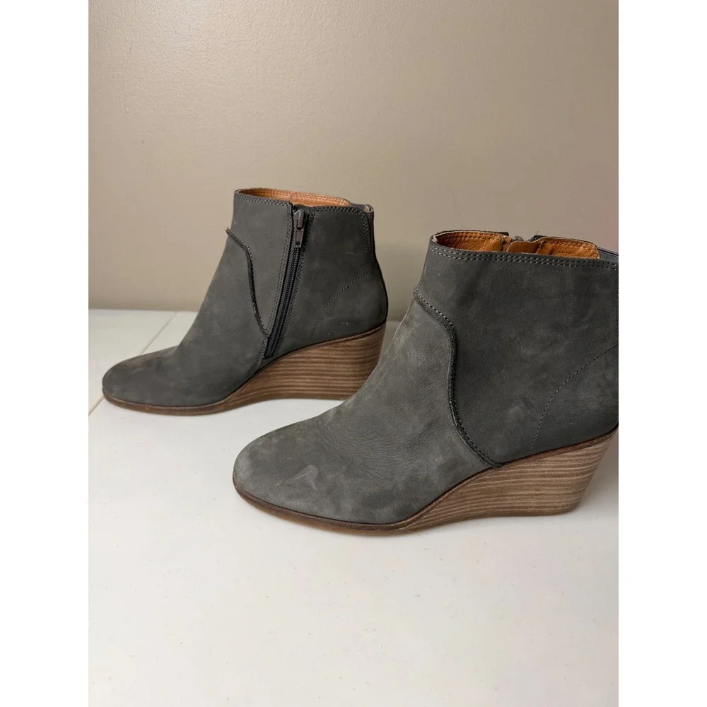 Lucky Brand Zanta Wedge Ankle Booties 9 Storm Gray Nubuck Leather Zip